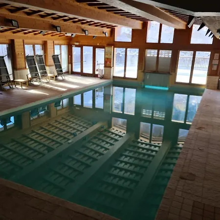 Arc 1950 Refuge Du Montagnard: Ski-in/ski-out With Mont Blanc Views Apartment