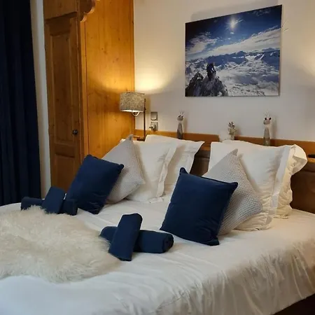 Arc 1950 Refuge Du Montagnard: Ski-in/ski-out With Mont Blanc Views Apartment