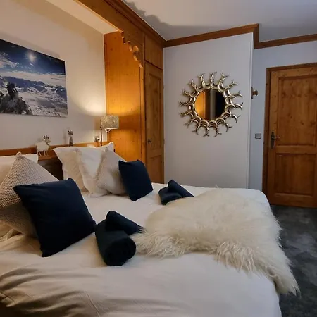 Arc 1950 Refuge Du Montagnard: Ski-in/ski-out With Mont Blanc Views Apartment