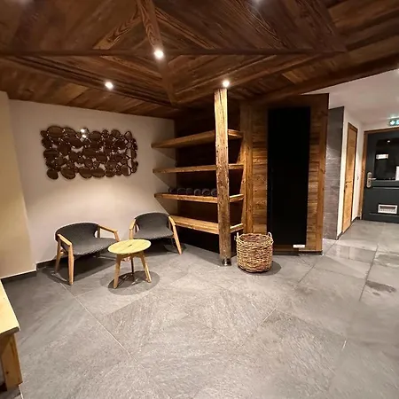 Apartment Arc 1950 Refuge Du Montagnard: Ski-in/ski-out With Mont Blanc Views